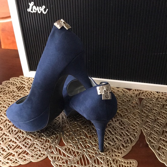 Guess Shoes - Flash sale!!🛍🛍 Weekend only!